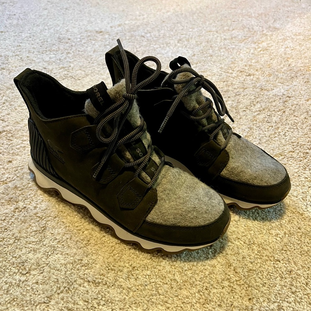 Sorel Black and Gray Winter Boots